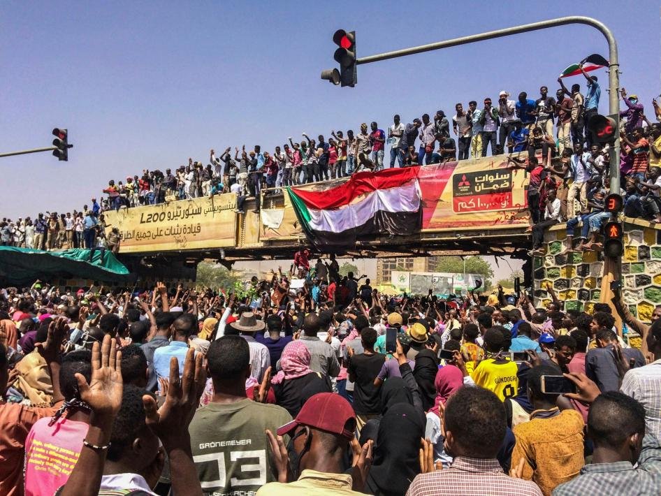 201904afr sudan protests3