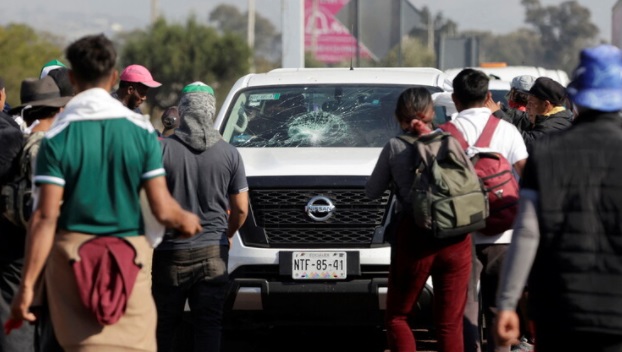 المكسيك.. إصابة 17 شخصا في صدامات بين الشرطة والمهاجرين