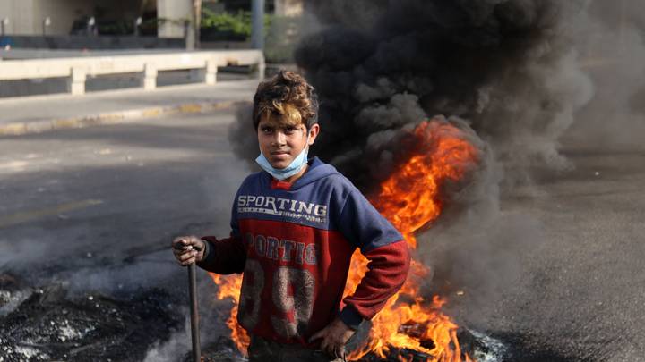 "سنفقد الجيل".. الأمم المتحدة: أزمة لبنان تعرض الأطفال لسوء معاملة واستغلال