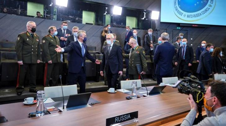 حوار روسيا والغرب.. واشنطن تحث على مواصلة التفاوض والناتو يقر بصعوبة المهمة