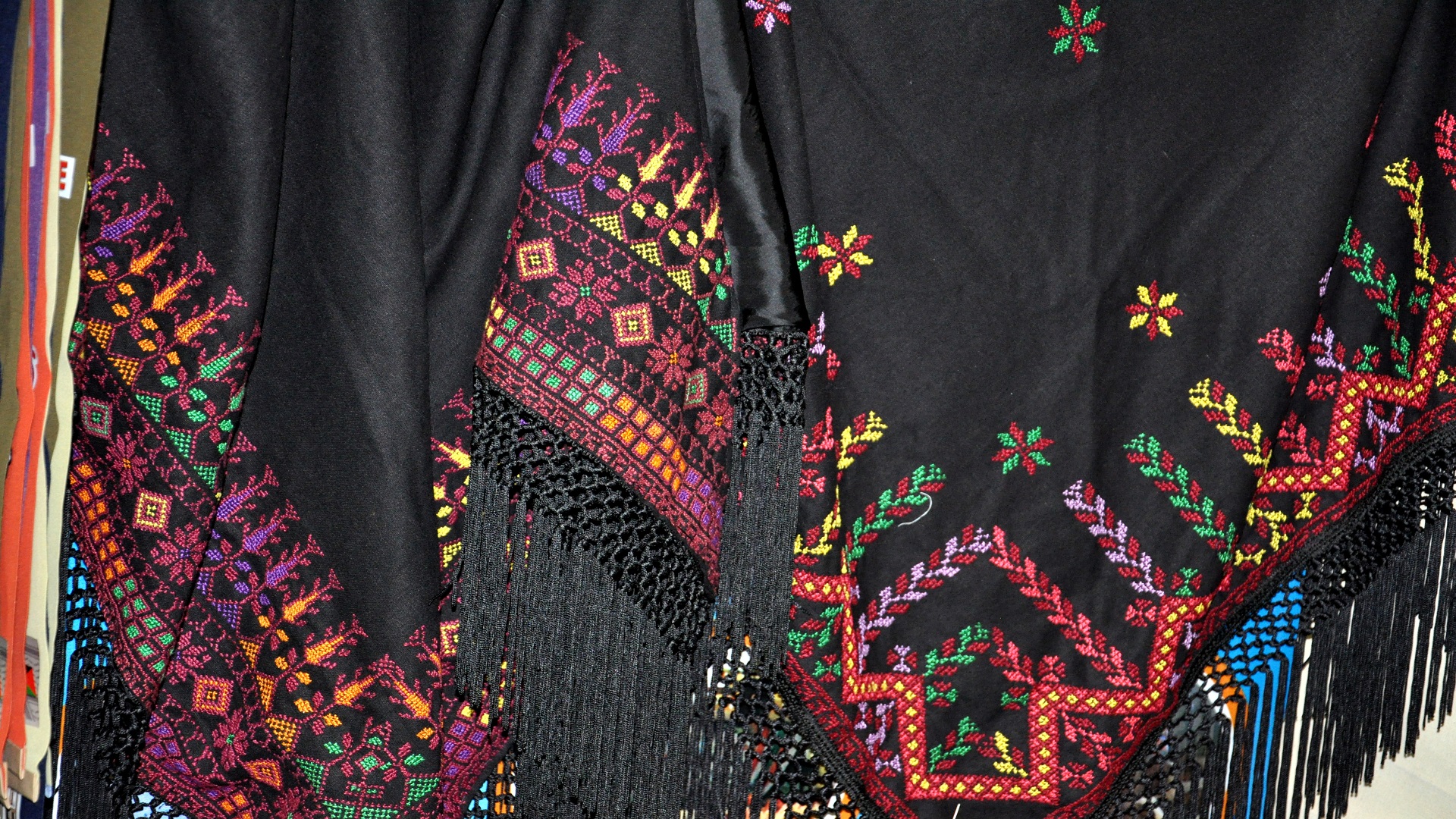 Palestinian dress
