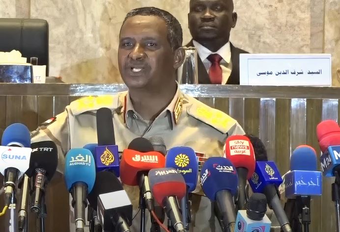 أكد على ضرورة تنفيذ اتفاقية السلام الموقعة بجوبا.. حمدان حميدتي : نحن مع التغيير والتسوية السياسية لحل أزمة السودان