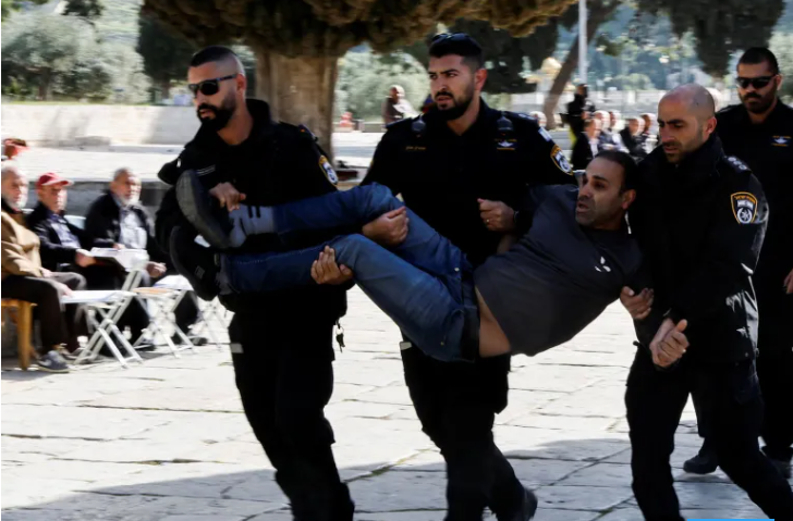 اقتحامات الشرطة الإسرائيلية للمسجد الأقصى.. هل ينفجر برميل البارود؟