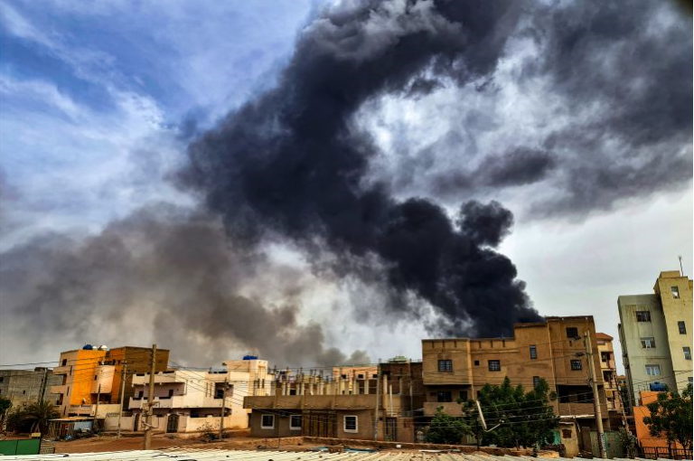 السودان.. اشتباكات عنيفة بالخرطوم وحصار زالنجي يهدد بوضع "كارثي" وسط دارفور | أخبار | الجزيرة نت