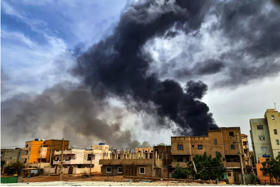 قصف متبادل بالخرطوم و الدعم السريع يعلن إسقاط مقاتلة للجيش وقرار بإيقاف الدراسة بالجامعات