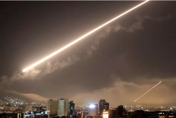 إسرائيل تقصف مواقع عسكرية في محيط دمشق