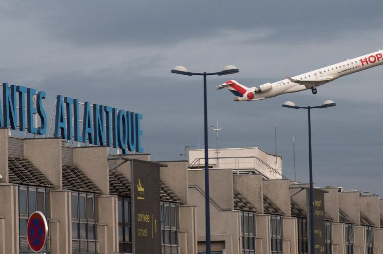 إخلاء 6 مطارات في فرنسا بعد تلقي تهديدات
