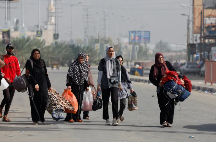 رحلة الموت لنازحين في غزة بين الدبابات والجثث والأشلاء الممزقة