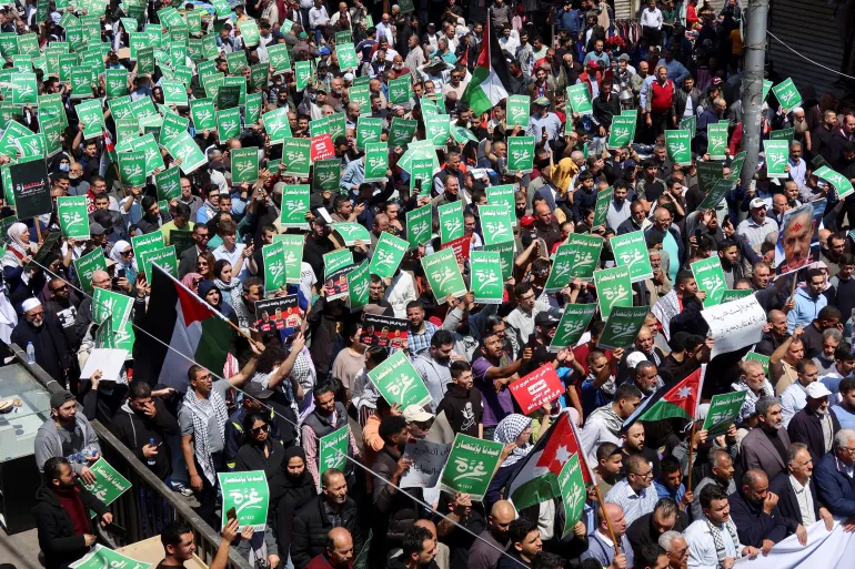 عيدنا بانتصار المقاومة.. مسيرة جديدة في عمّان دعما لغزة
