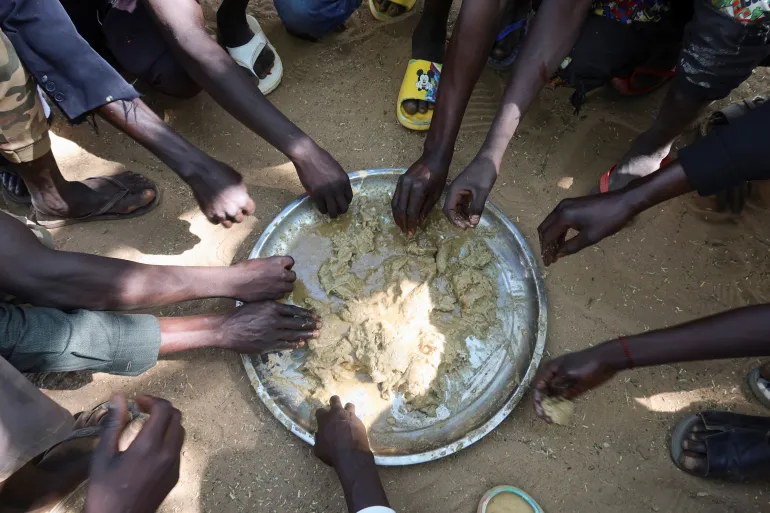 وكالات إغاثة دولية: نصف سكان السودان بحاجة للمساعدات